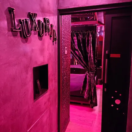 Luxuria - Jacuzzi Et Hammam Daire *